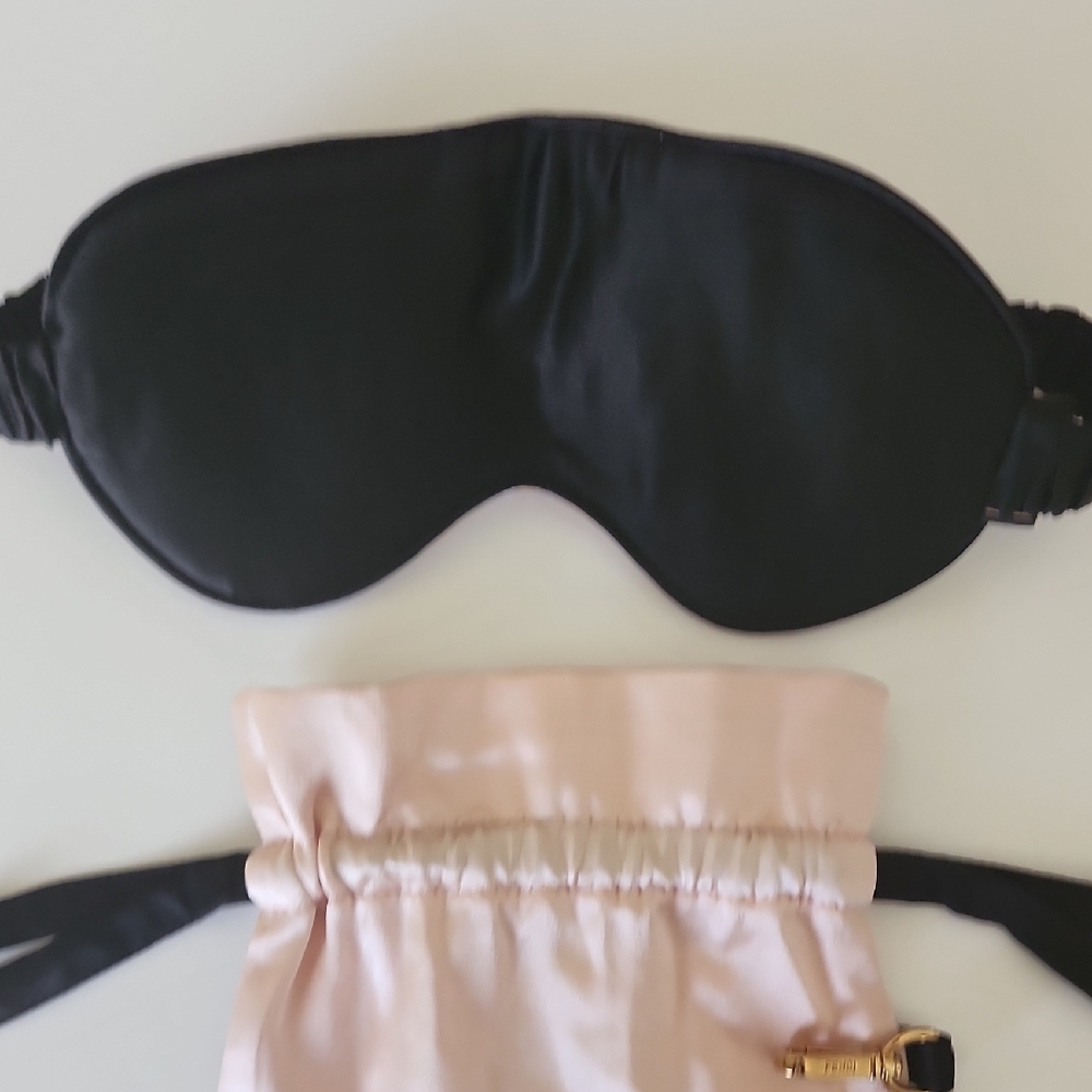 Fendi Pink Blush Silk Sleep Mask - Picture 4 of 6